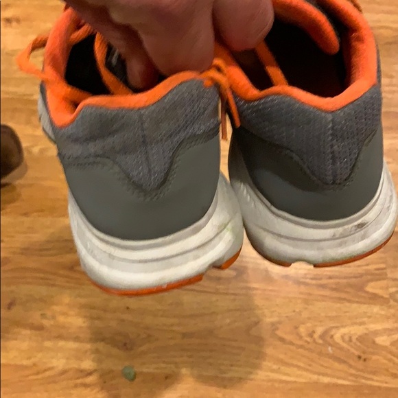 Boys Nike sz 6 shoes - Picture 4 of 4